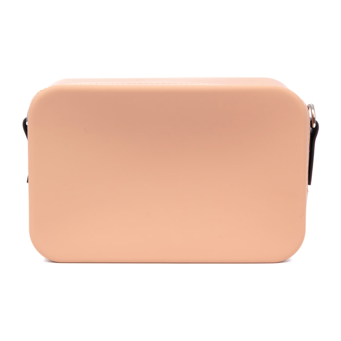 Cuerpo bolso bandolera rectangular de silicona.