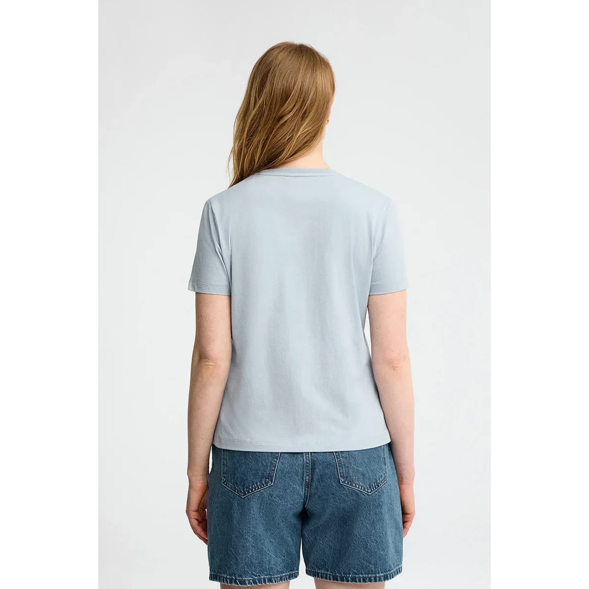 Camiseta azul claro de manga corta y cuello redondo con bordado Rigby Go