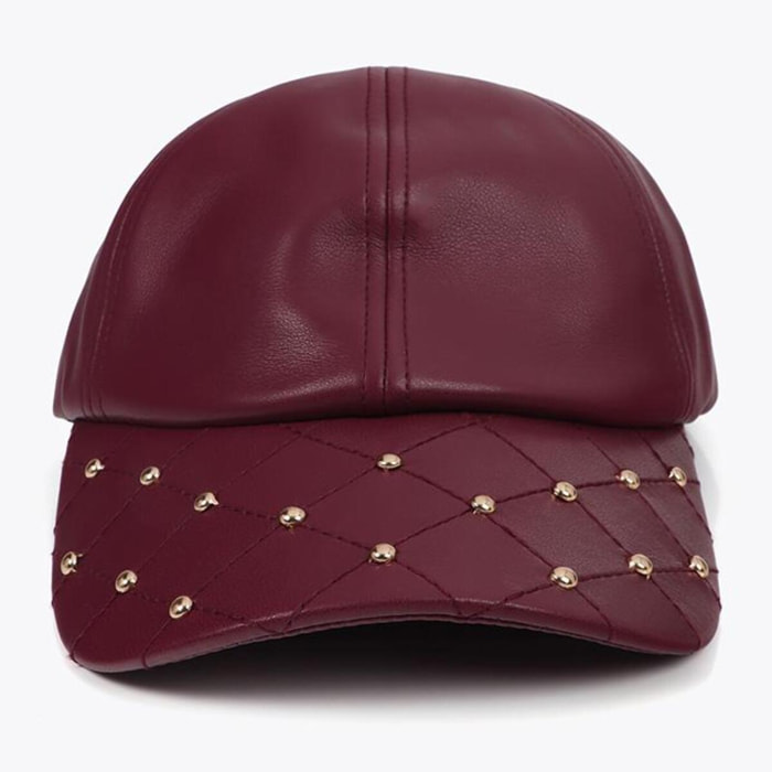 Cappellino effetto pelle con dettagli borchie