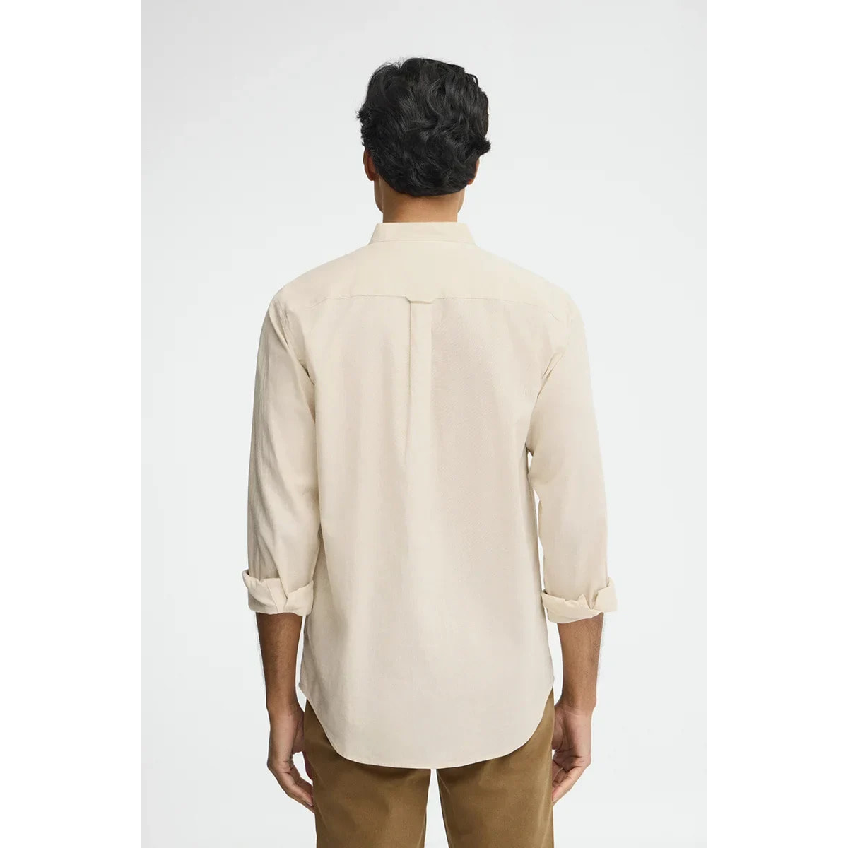 Camisa cotolino beige con cuello mao, corte regular y bordado Rigby Go