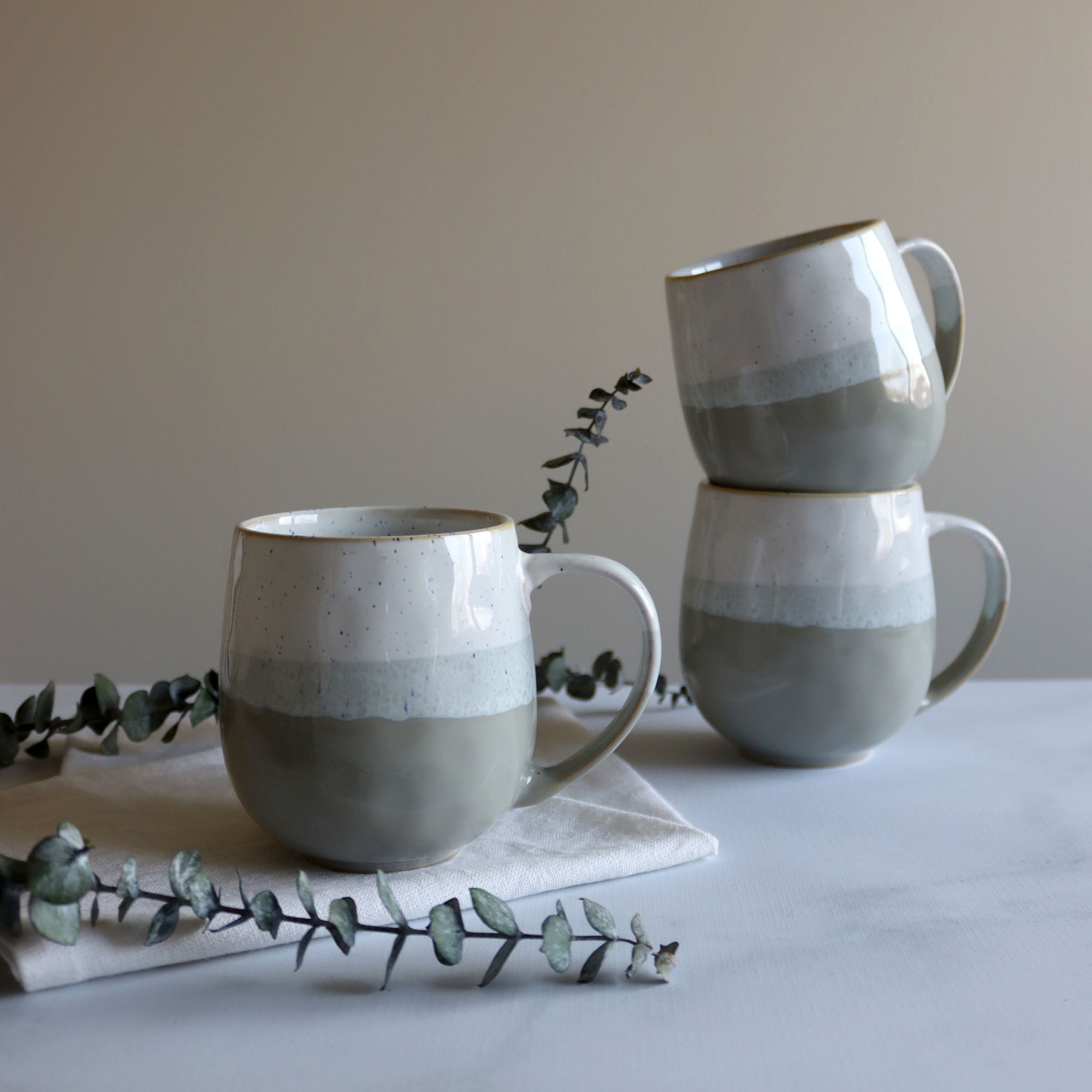 Lot de 6 mugs vert amande en grès 44cl RIGA
