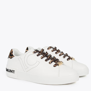 Sneakers con dettaglio LC traforato
