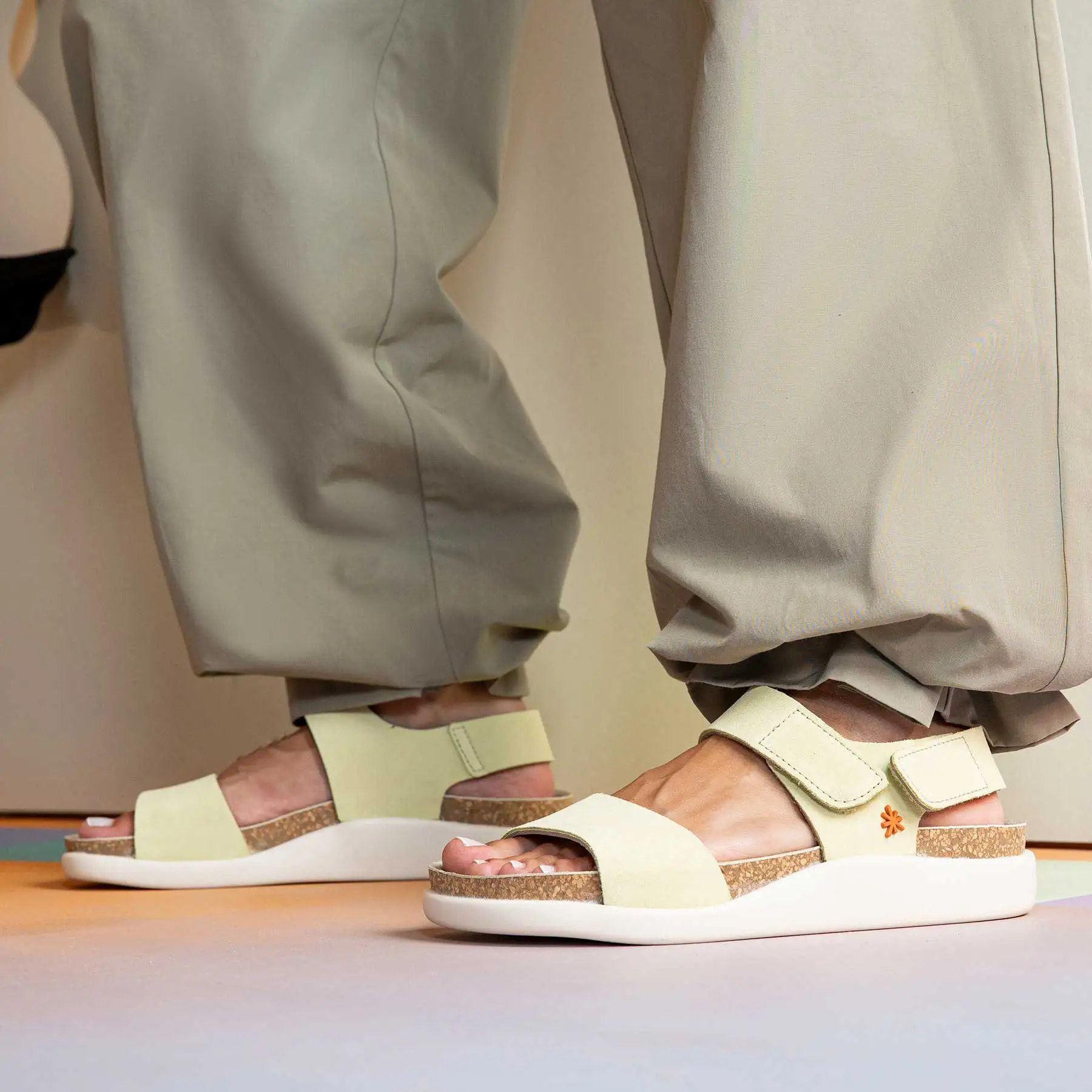 Sandalias 1386S SILK SUEDE PEACH/ BIARRITZ color Peach