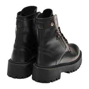 Anfibi in vera pelle con stringhe