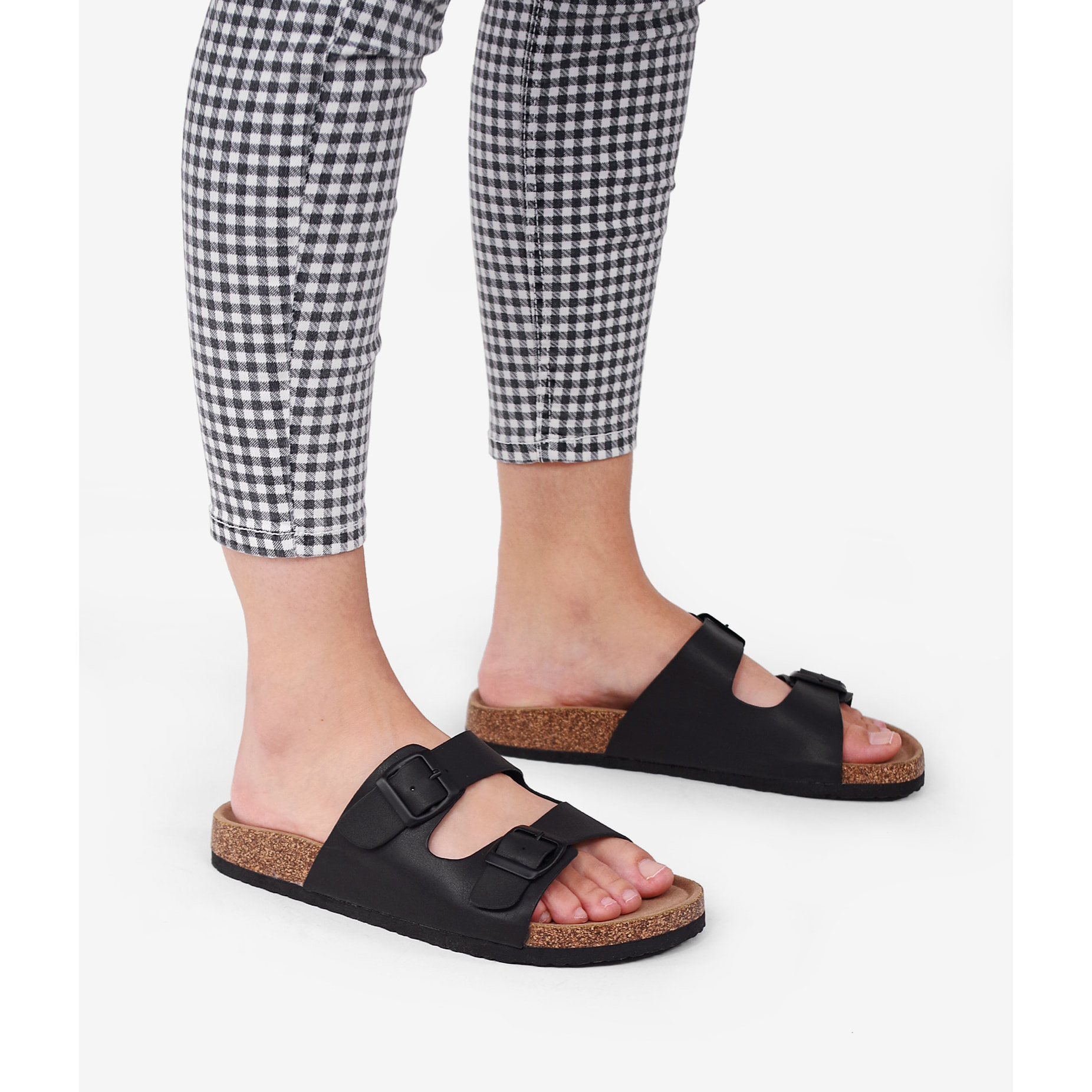 Sandalias planas negras con bio de corcho