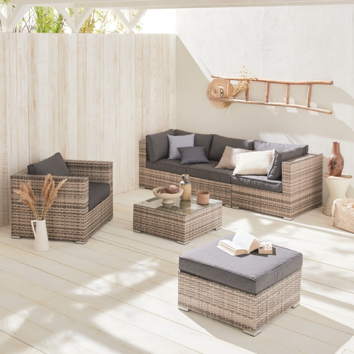 Salon de jardin en résine tressée Nuances de gris. Coussins Gris - 5 places - 1 pouf. 4 fauteuils une table basse