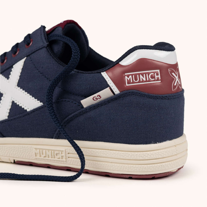 Zapatilla de Estilo Urbano en Lona Azul Marino con Detalles Granate MUNICH G-3 CANVAS 457