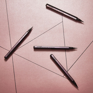 Eyeliner 801 Matte Black Liquido Hyper Easy con Penna in Feltro