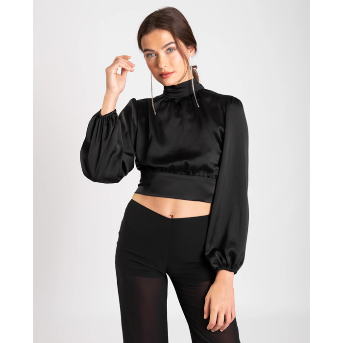 Blusa de mujer con espalda abierta