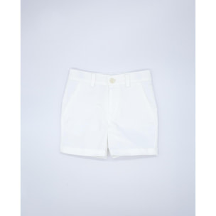 Bermuda de sarga cruda, con bolsillos y bragueta.