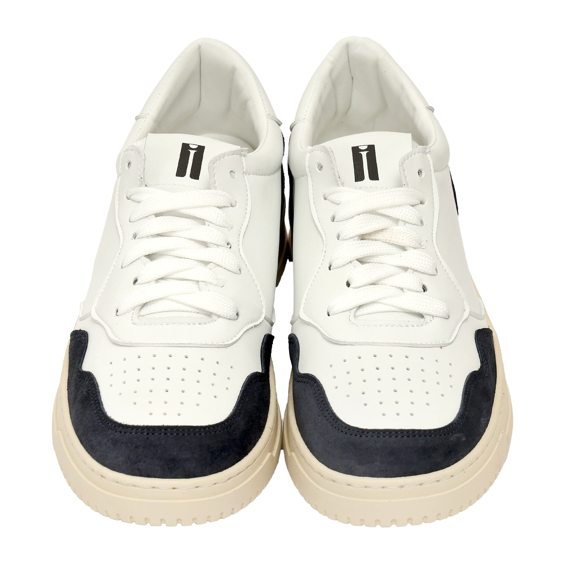 Sneakers in pelle con inserti in camoscio