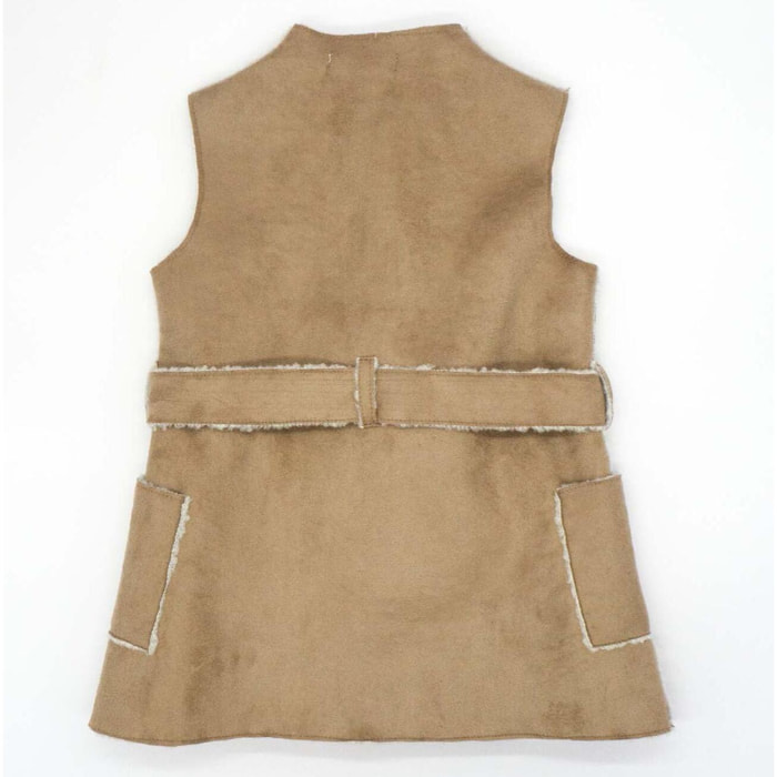 Chaleco de ante marrón y borreguito blanco