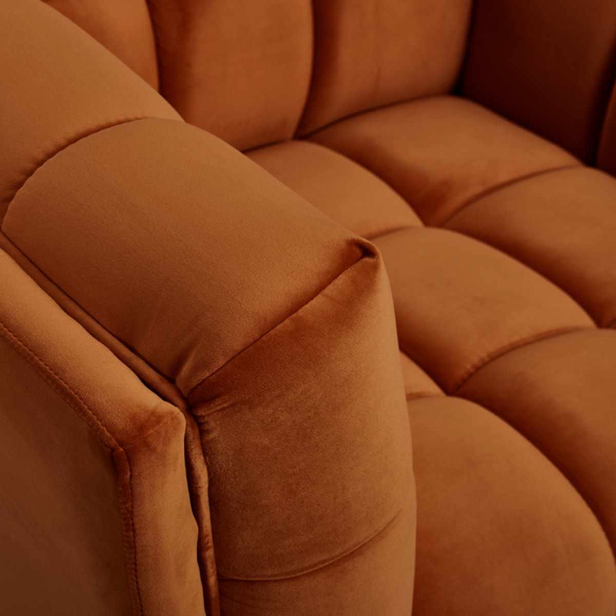 Fauteuil en velours orange curcuma - Mona