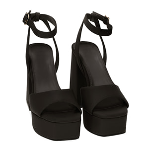 Sandalias plataforma de tela negra, tacón 10 cm.