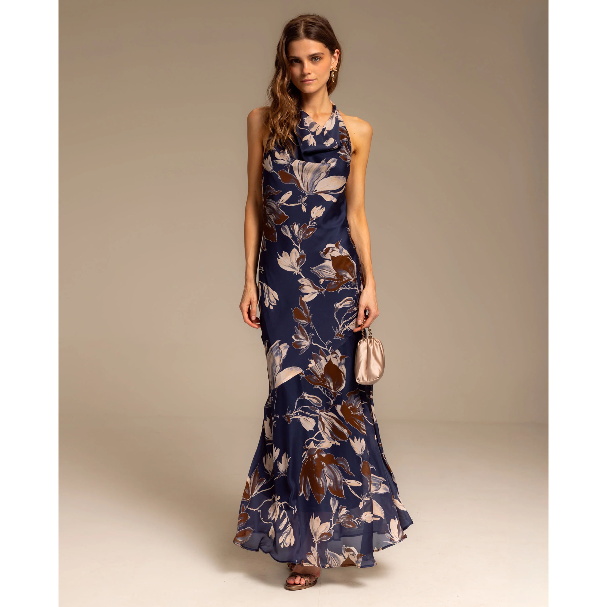 Vestido Largo Floral con Escote Halter Drapeado