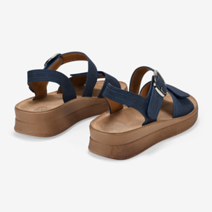 Sandalias de cuña azul con hebilla