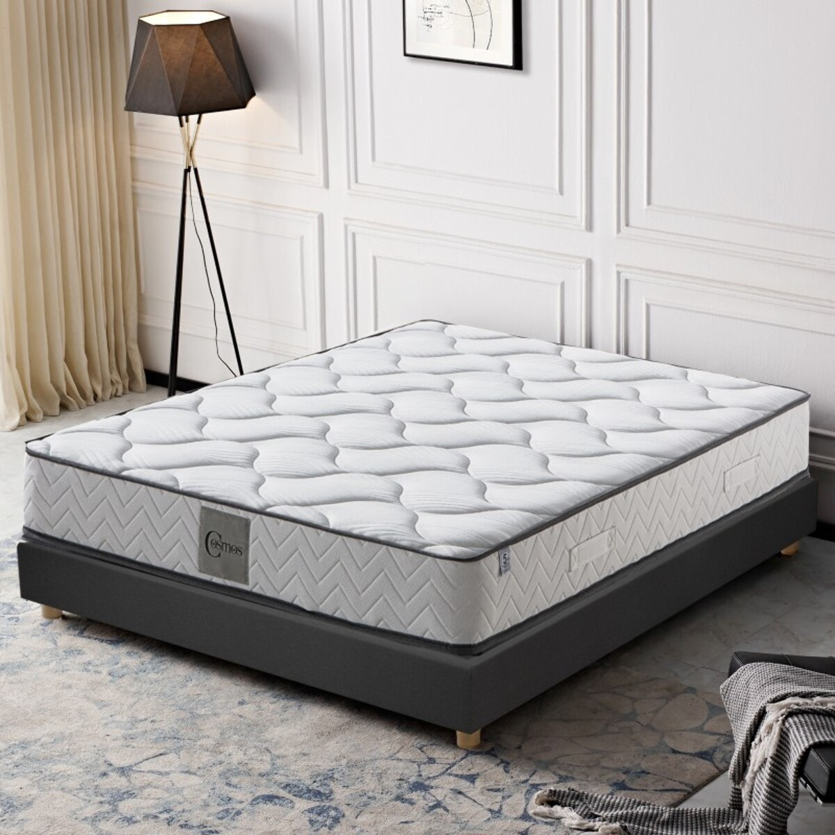 Ensemble Matelas Cosmos ressorts et mémoire de forme avec son sommier Cancun en tissu gris foncé