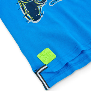 Camiseta en azul con manga corta y estampado