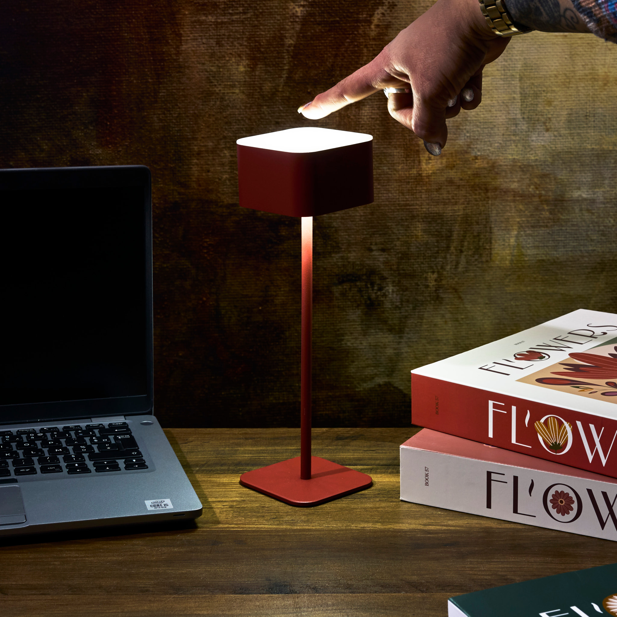 Lampe - HOME DECO FACTORY - TERRA - Rechargeable - Tactile - Rouge