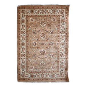 Tapis Cano rouge et beige aux motifs floraux d'inspiration Orientale