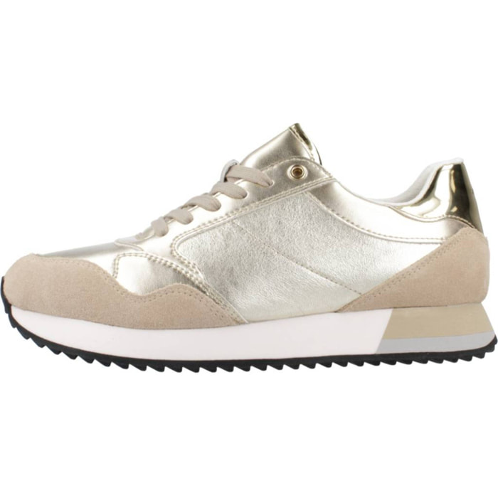 Sneakers de  Mujer de la marca GEOX  modelo D DORALEA ORO