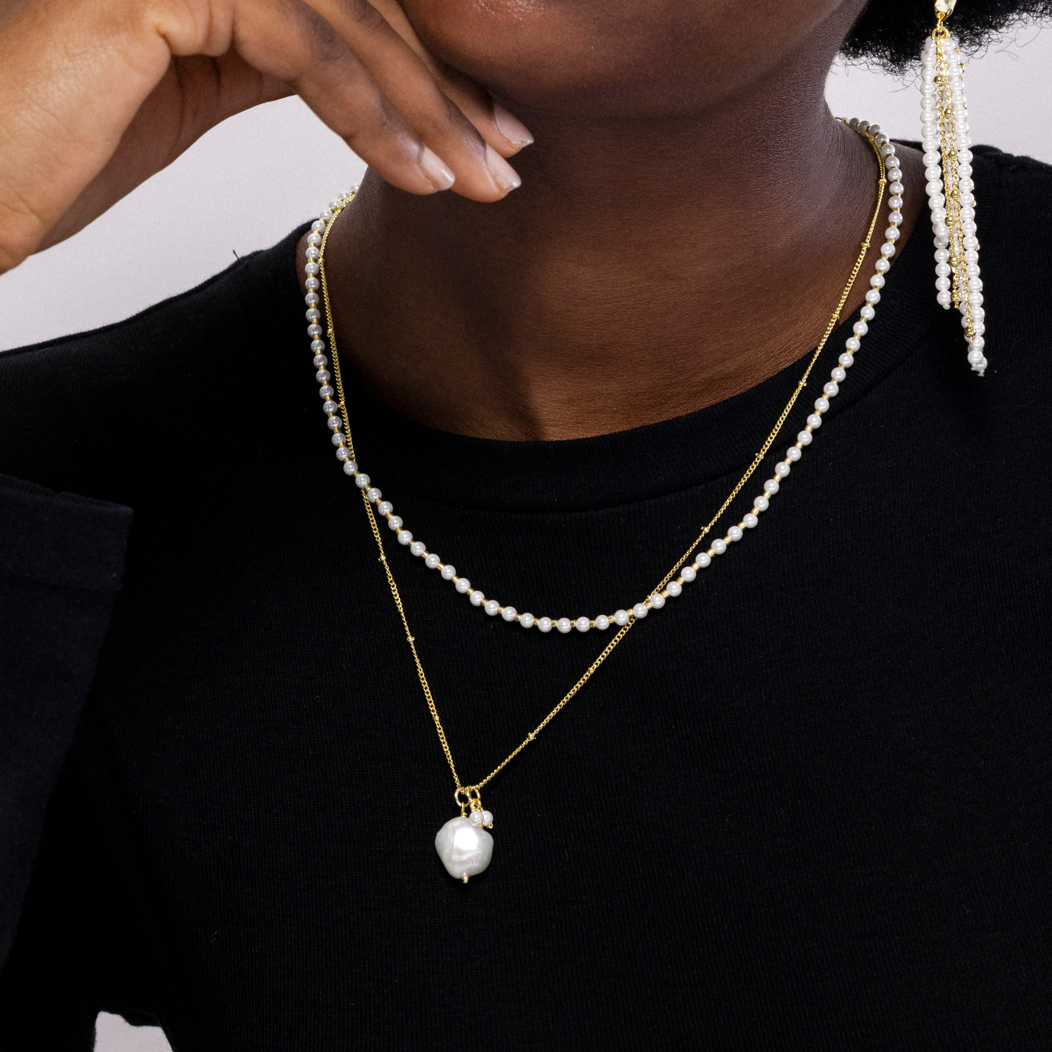 Collar de Perla Blanca acabado en oro amarillo de 18k