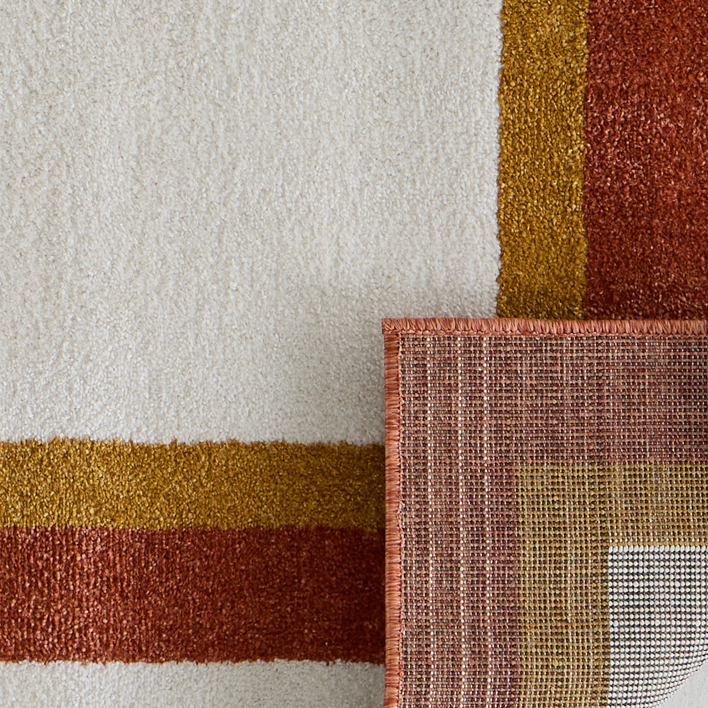 SANTAL - Tapis de salon ocre à motif cadre rétro