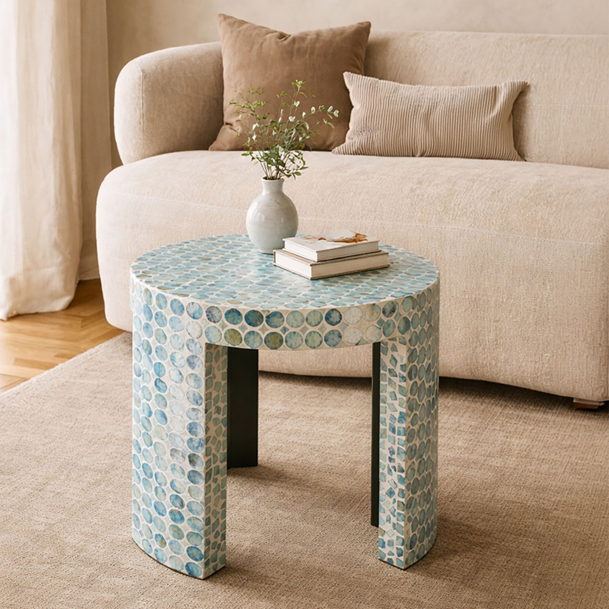 Table d'appoint en coquille de capiz bleu SOLNA