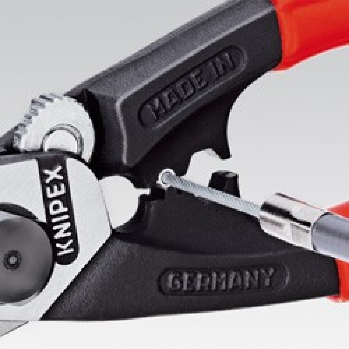 Pince coupe-câble KNIPEX avec 2 profils de sertissage - 190mm de longueur - 5mm de coupe - 95 61 190