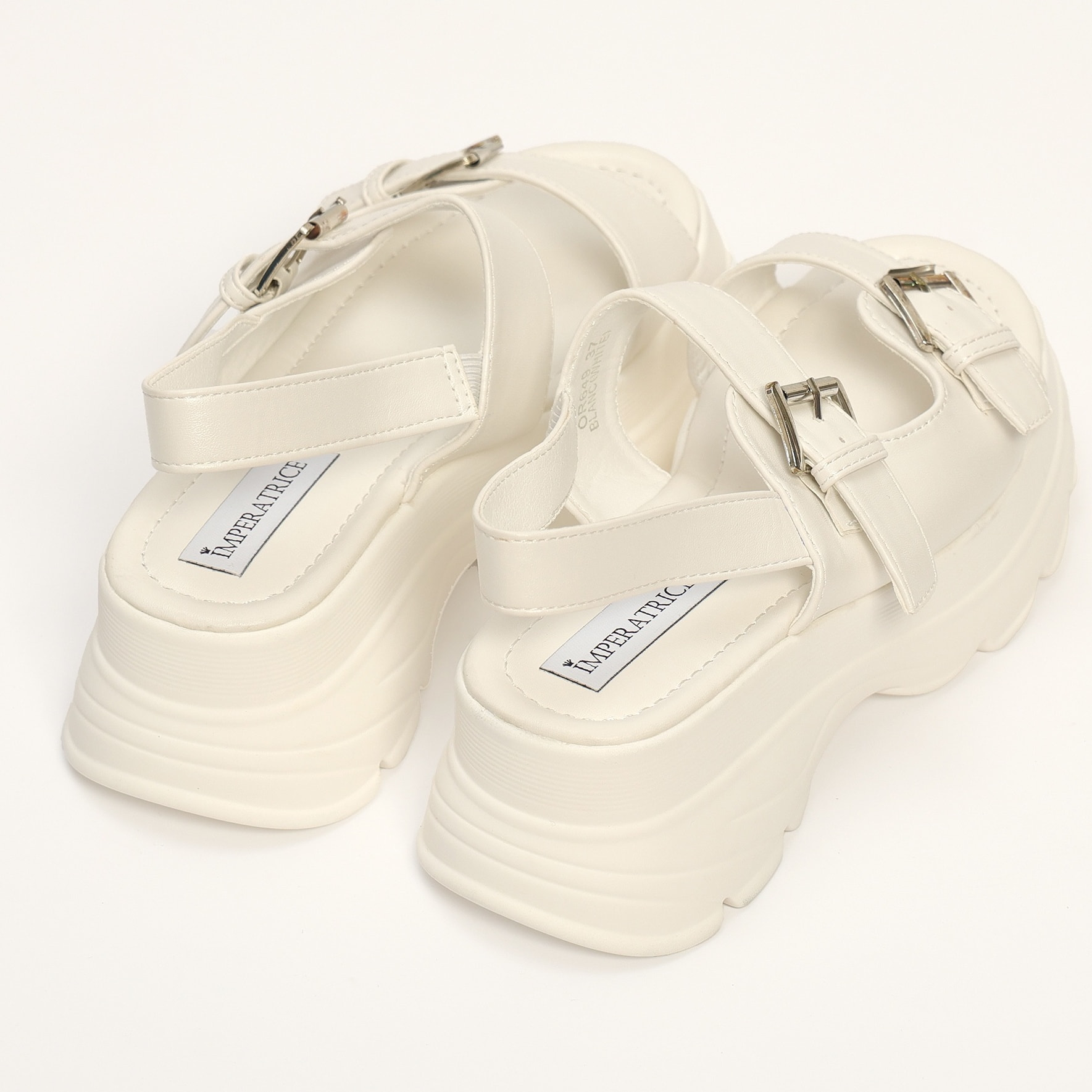 Sandali in simil pelle con zeppa