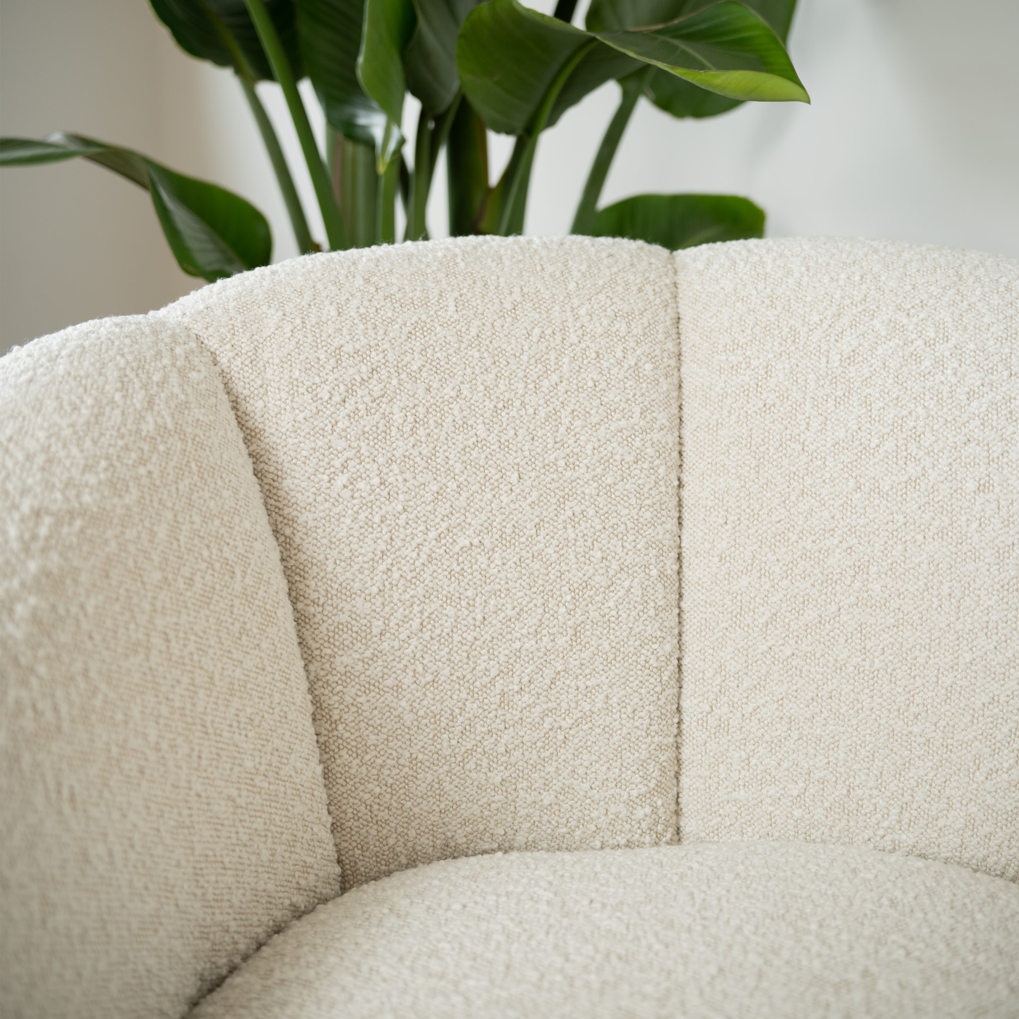 Fauteuil pivotant Ysé en tissu bouclé blanc