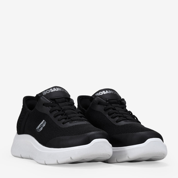 Zapatillas deportivas negras con cordones elásticos