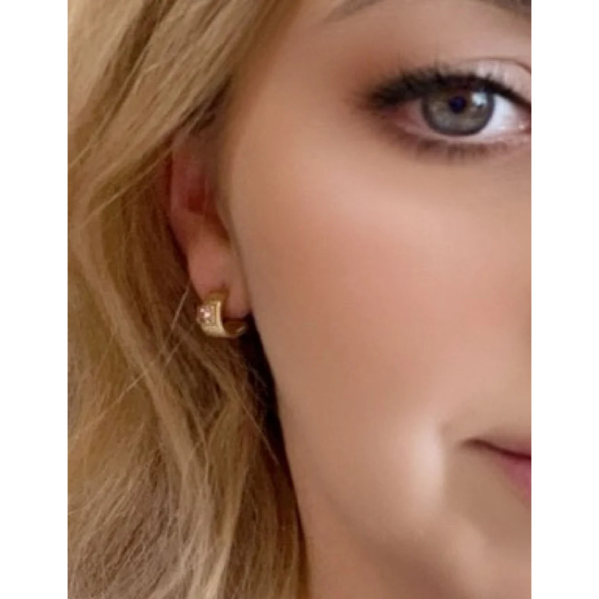 Pendiente aro dorado con Sw 4x4 light rosa