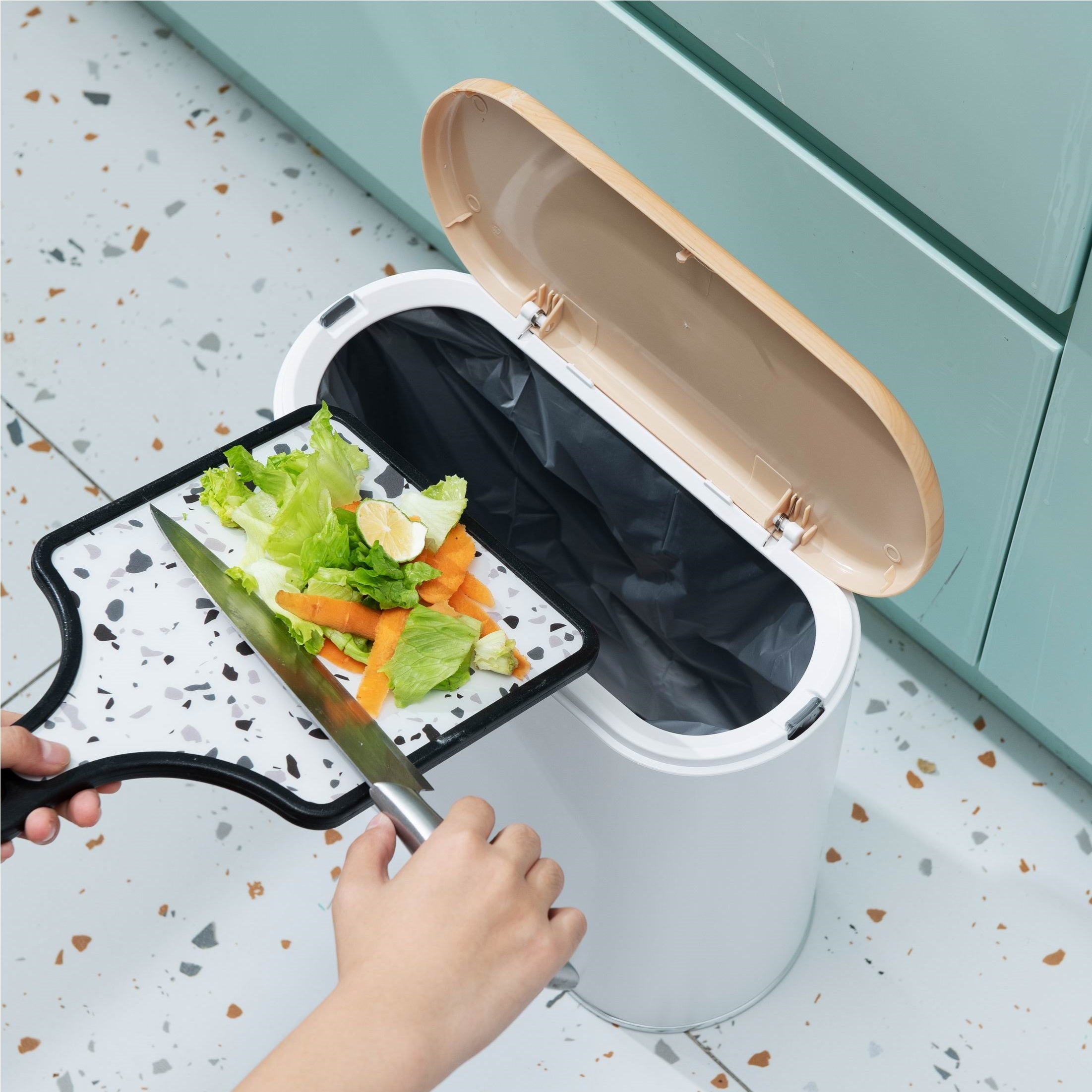 Poubelle de salle de bain push ALDO 10L