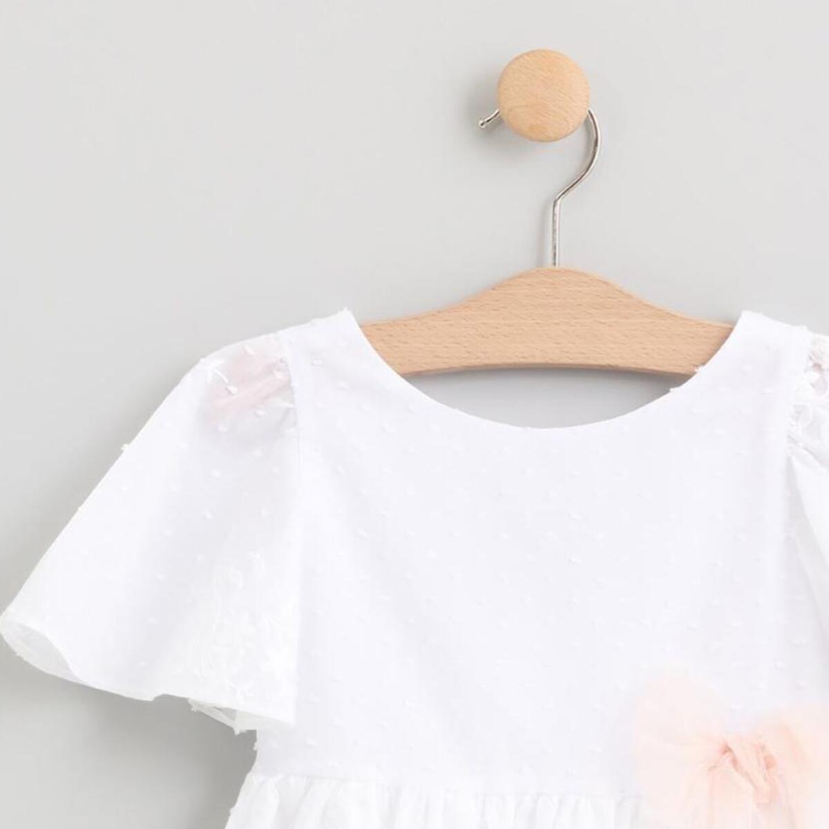 VESTIDO DE PLUMETI CON VOLANTES Y FALDA BORDADA CON LAZO