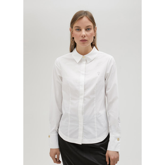 Camicia bianca attillata