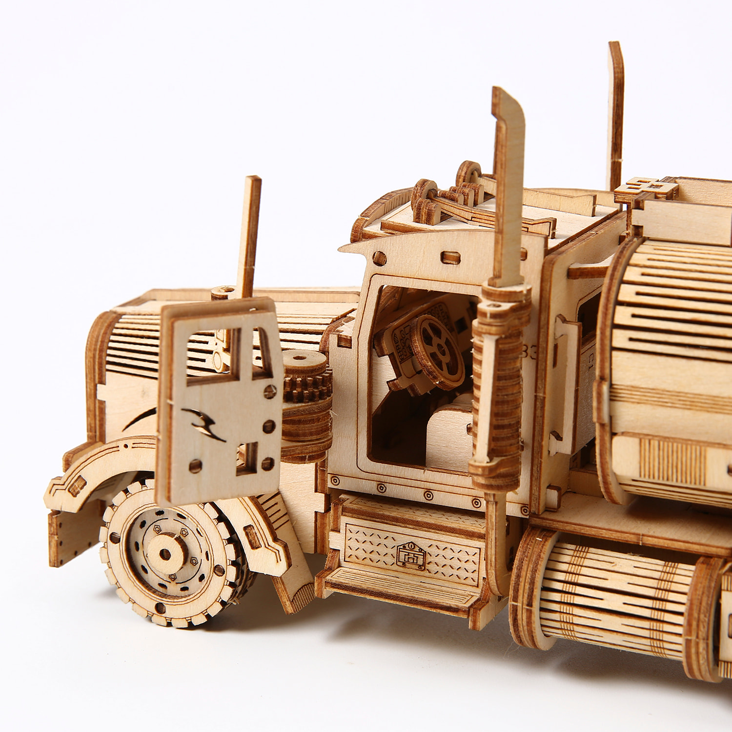 Modello in legno 3D, design di Camion Cisterna con movimento meccanico. 307 pezzi.