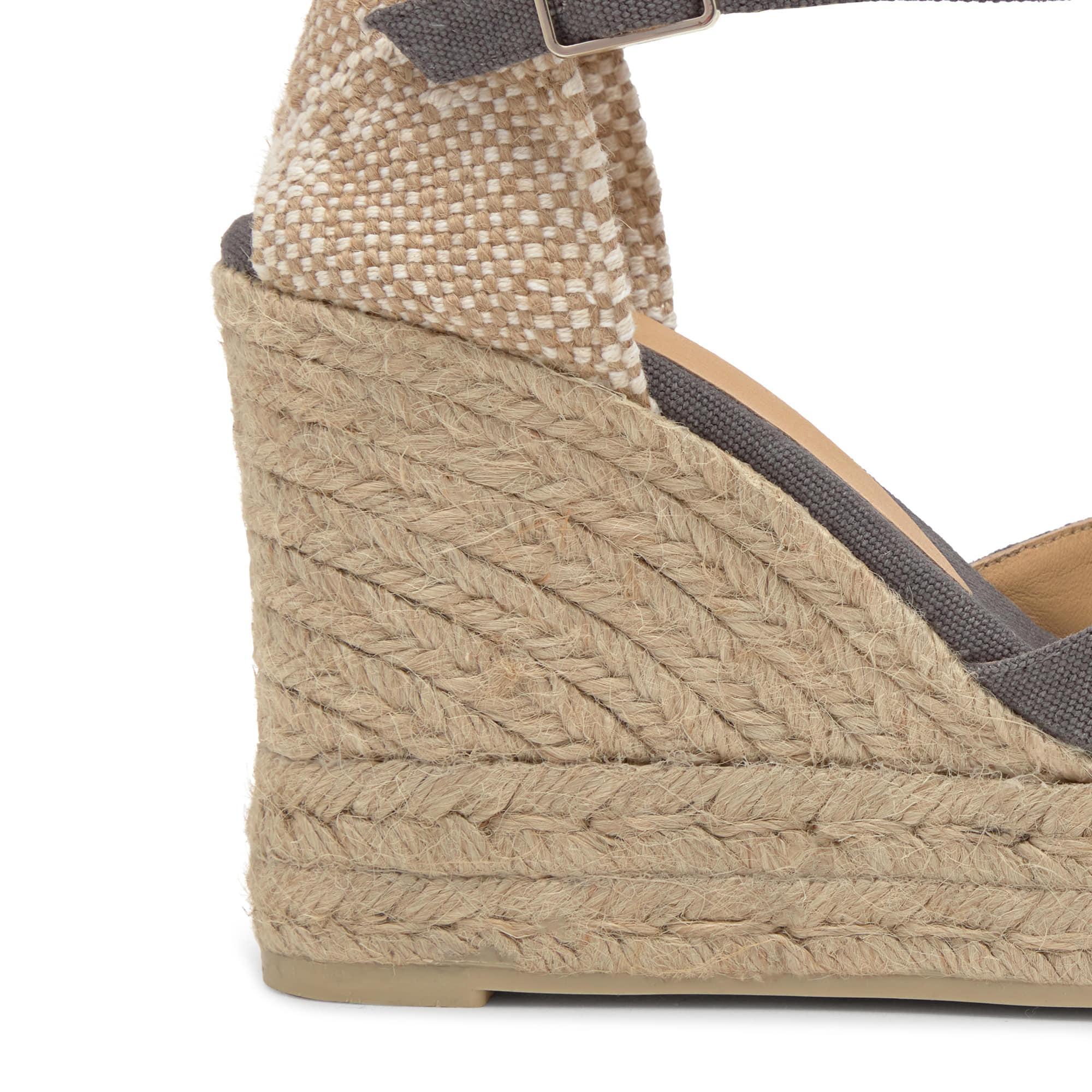 Alpargata de cuña Chiarita en algodón orgánico lavado con doble plataforma