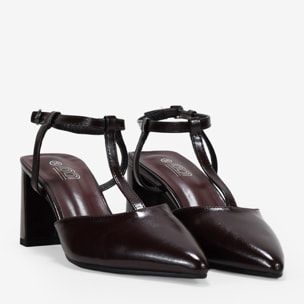 Zapatos de tacón marones destalonados