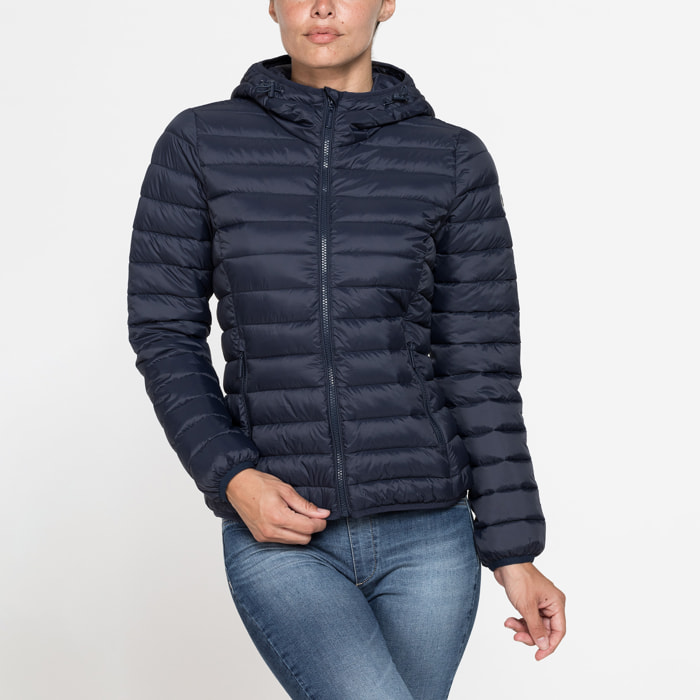 GIUBBOTTO RESISTENTE ALLA PIOGGIA CON IMBOTTITURA ULTRA LEGGERA. Vestibilità regolare.