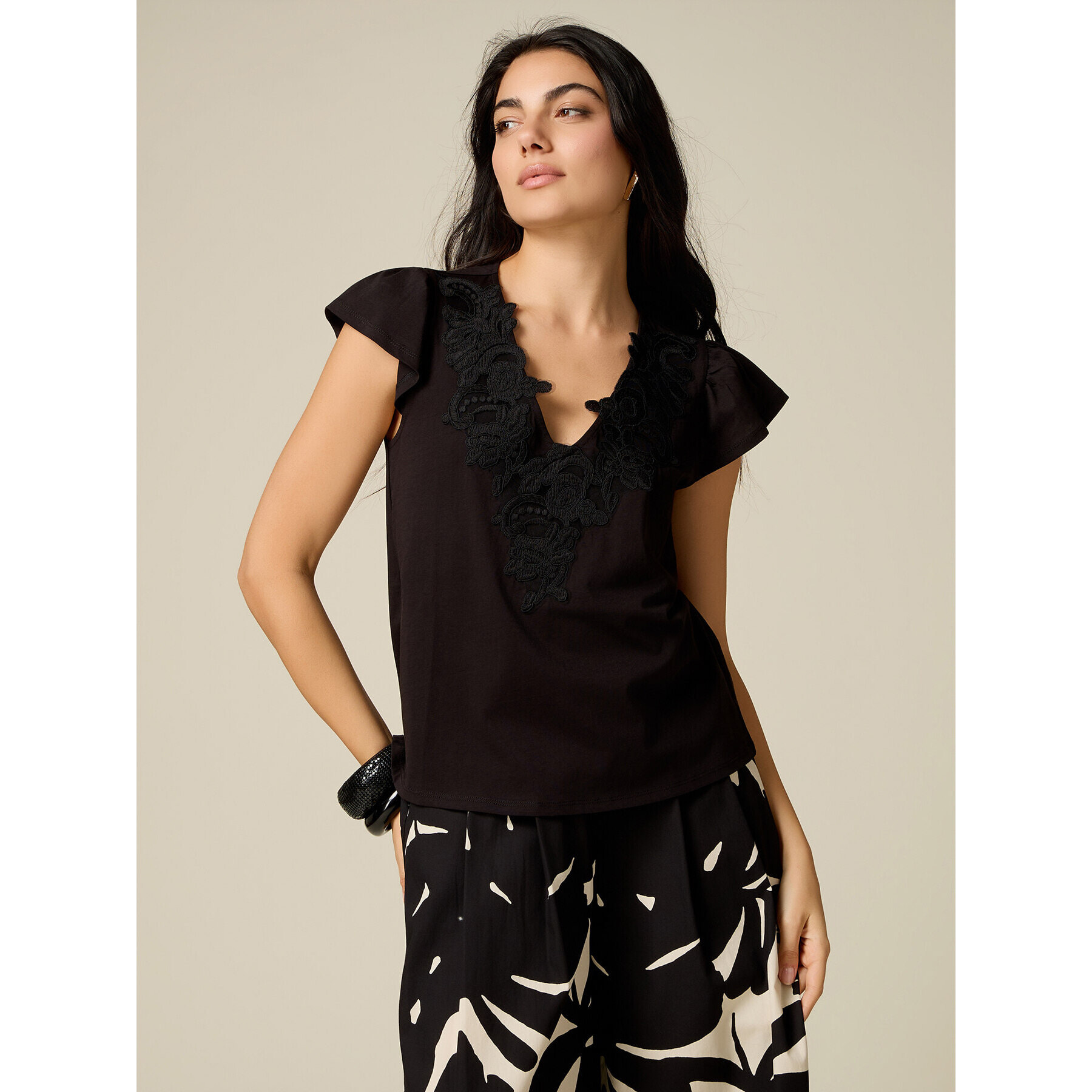 Oltre - T-shirt con ricamo in pizzo - Nero