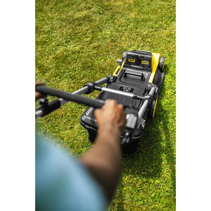 Tondeuse à gazon sans fil 36 V Karcher LMO 5-18 Dual avec 2 batteries 18V-5Ah- moteur brushless- autonomie 550 m²- coupe 41 cm