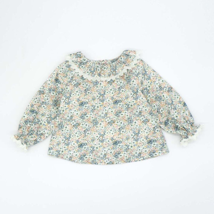 Blusa flores con volante
