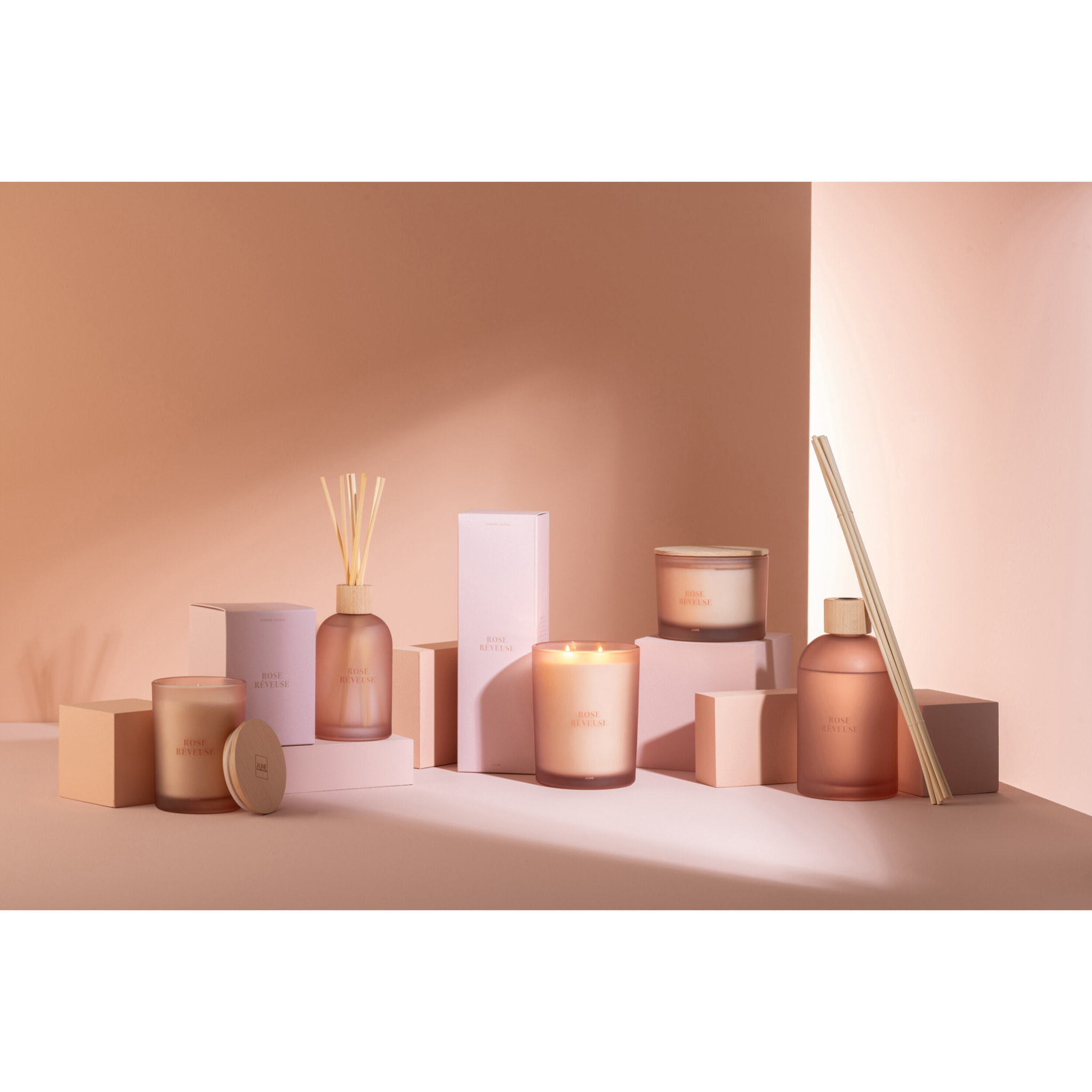 J-Line bougie parfumée Accords Essentiels - Rose Rêveuse - rose - 38H