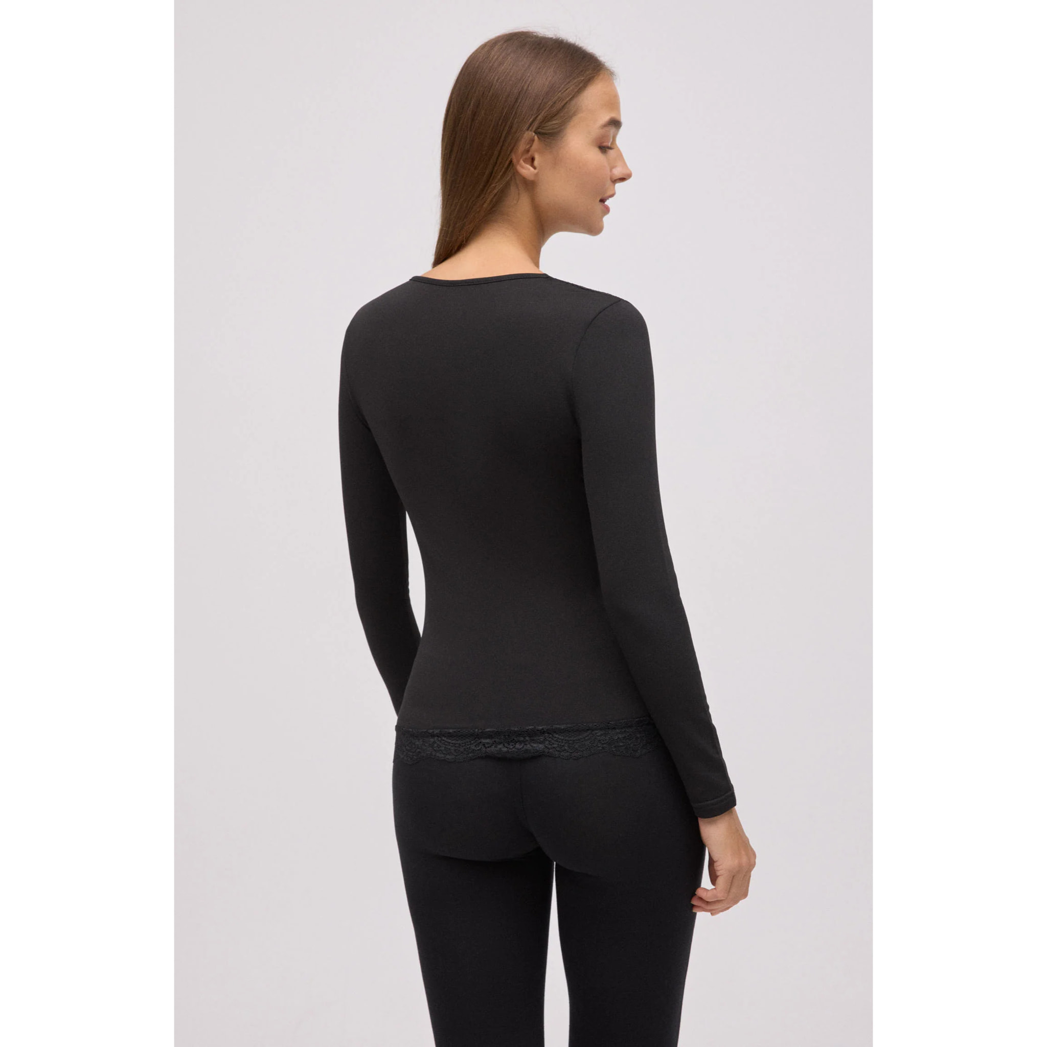 Maglietta termica con scollo a V e pizzo nero