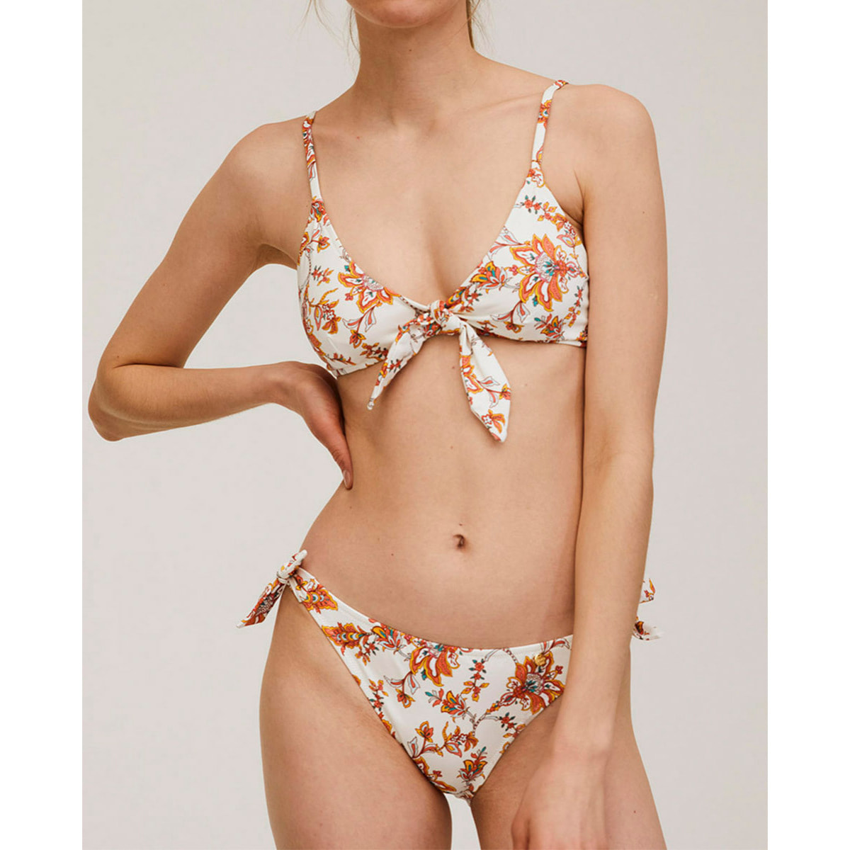 Top de bikini con lazo de quita y pon
