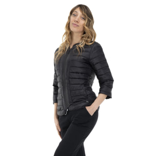 Chaqueta básica de mujer.