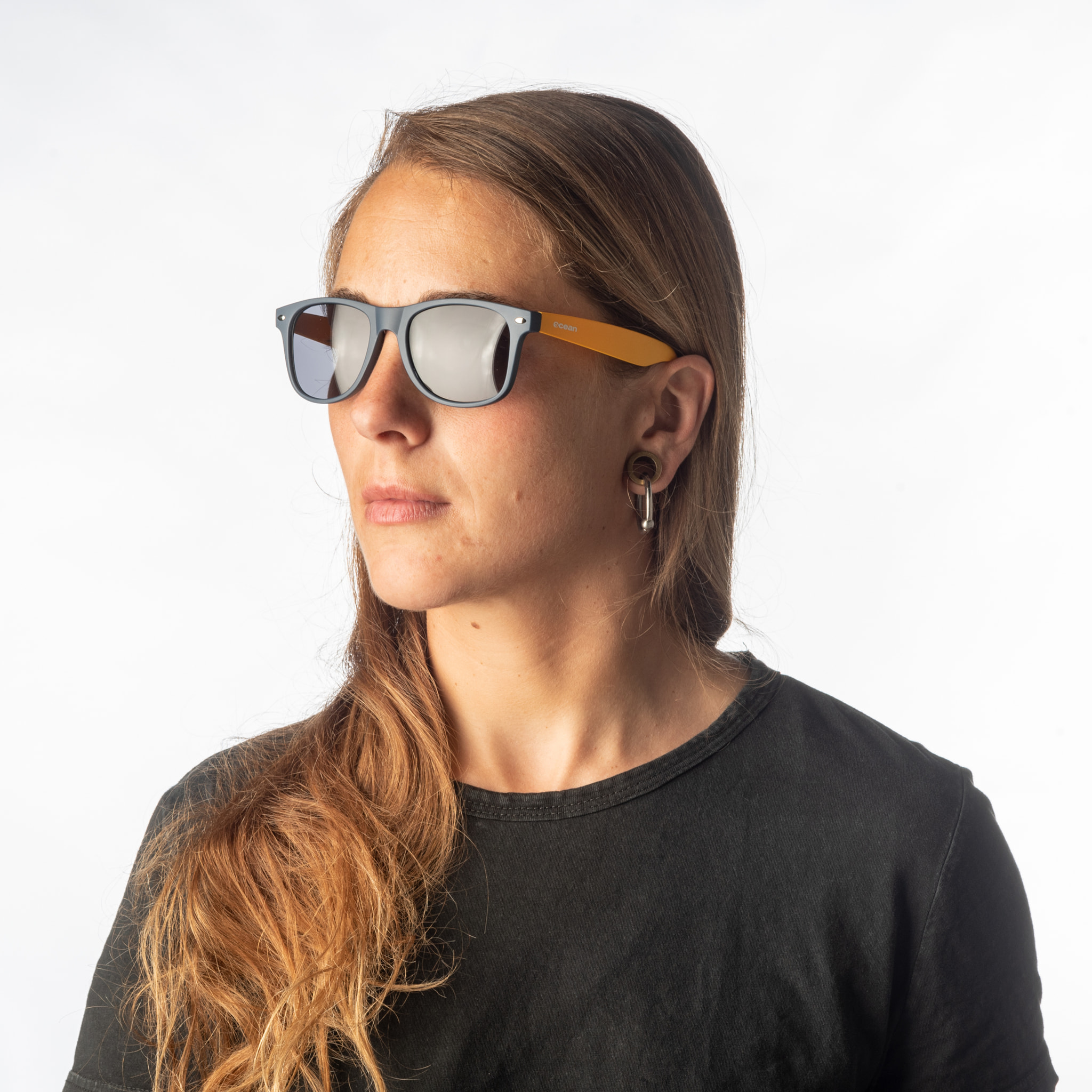 Gafas de sol OCEAN BEACH WAYFARER - Negro brillante / Amarilla
