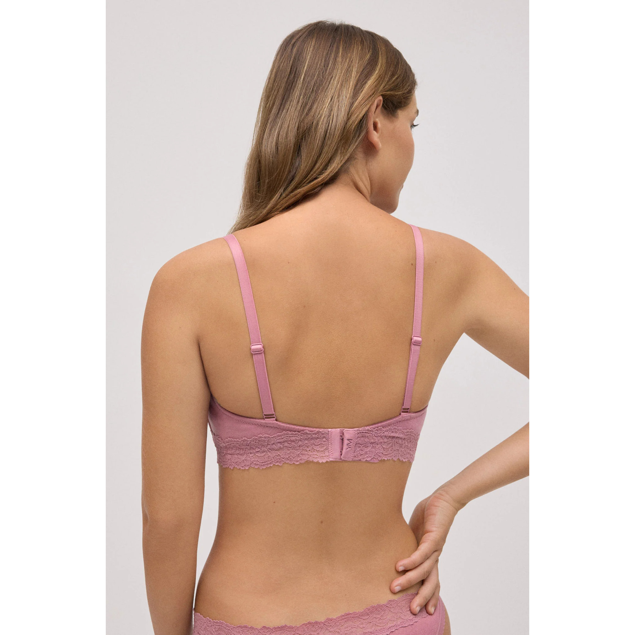Reggiseno imbottito a costine senza ferretto con pizzo rosa, coppa B