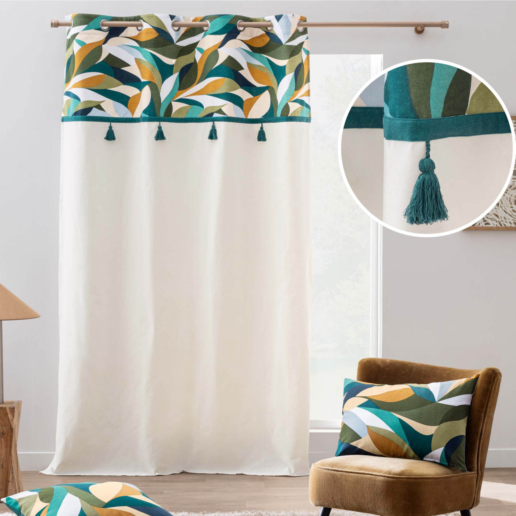 Rideau à œillets polycoton avec top feuillage graphique et pompons - Bleu